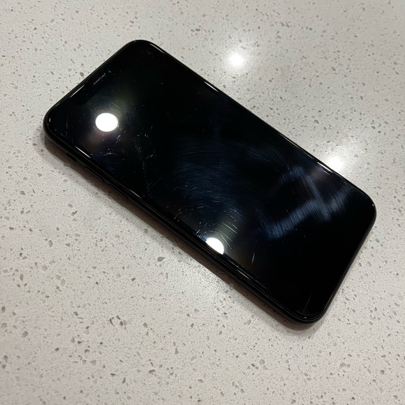 iPhone XR / Black / 128 GB - Picture 2 of 2